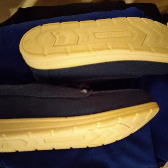 Shoes - Picture 5 of 6